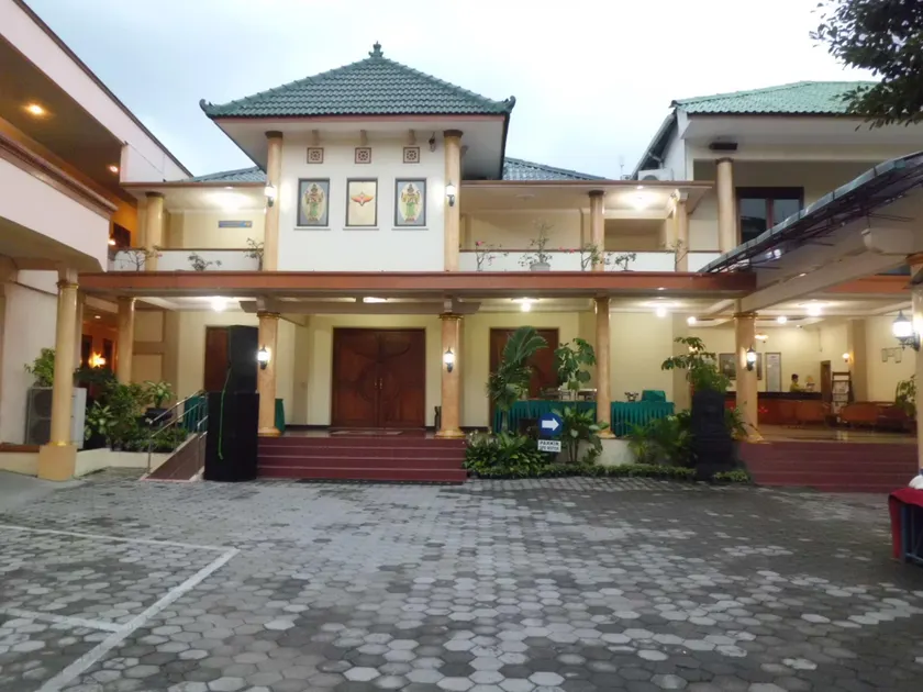 Hotel Pramesthi Solo - Image 1