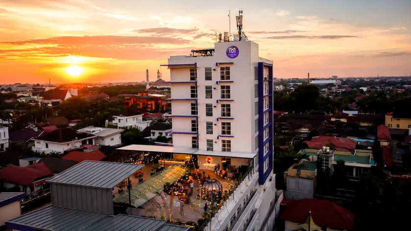 Maestro Hotel Pontianak - Image 1