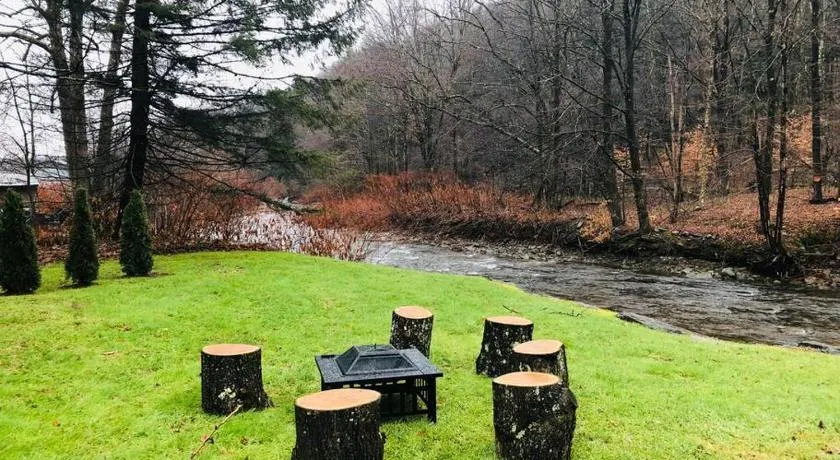 Charming 120-year-old farmhouse by the creek. - Image 1