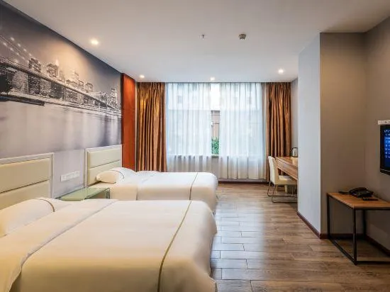 Green Land Hotel - Image 1