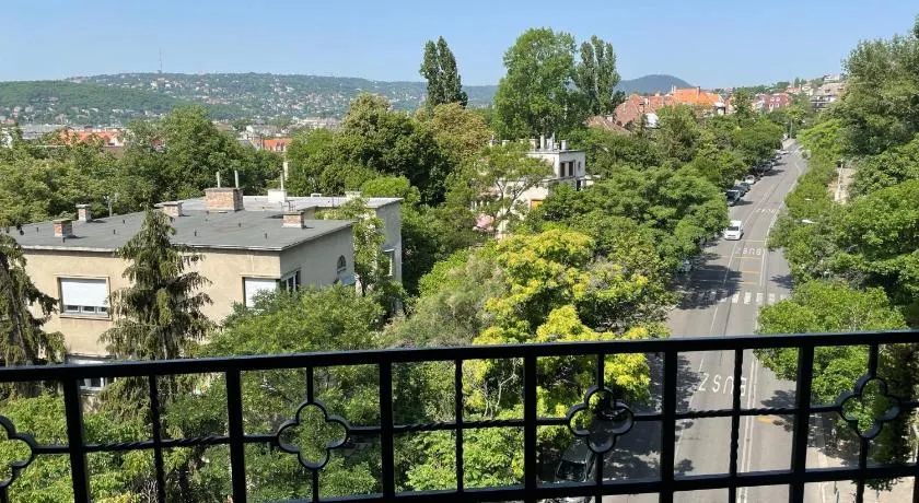 Panoramic Hideaway in Central Buda - Image 1