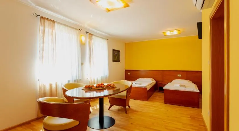 Sobe in apartmaji Triglav - Gostinstvo Tomex - Image 1