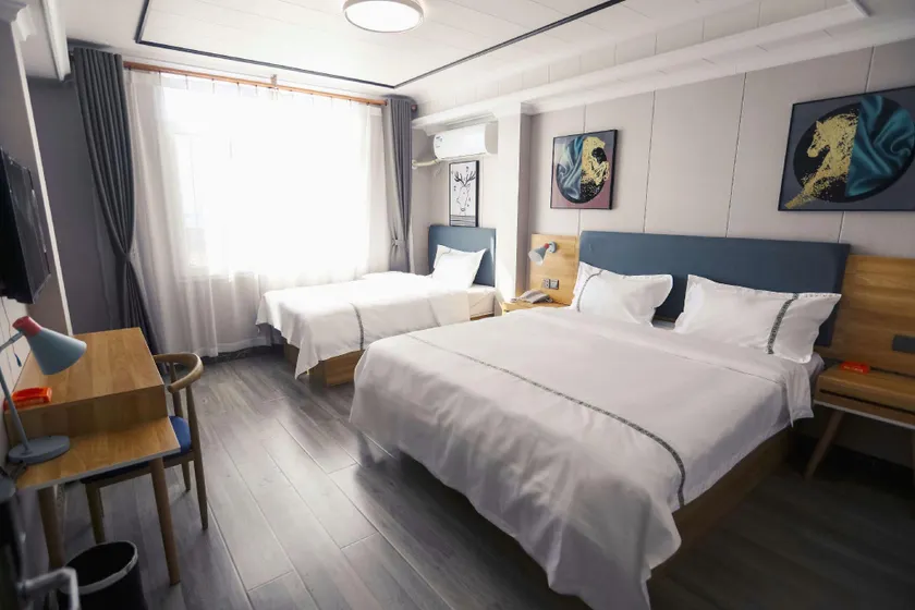 Homeinns Group - Jining Liangshan Xuji Bus Station Paibai·Cloud Hotel - Image 1