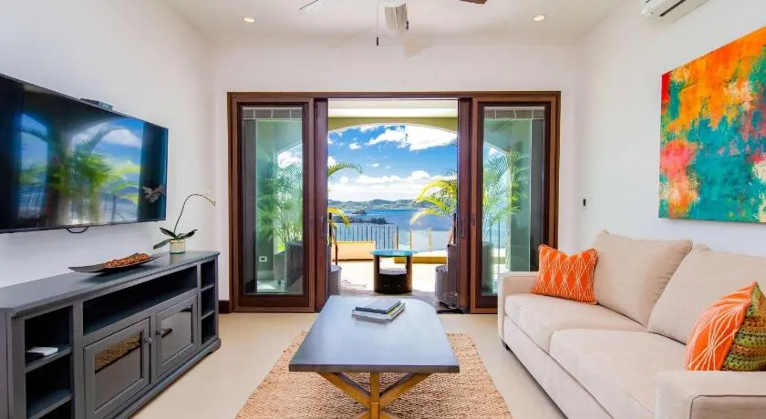 360 Splendor 305 Ocean View Condo- With Breakfast - Image 1