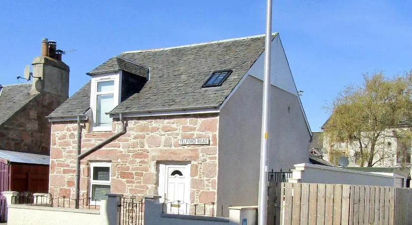 No 10 The Cottage - Image 1