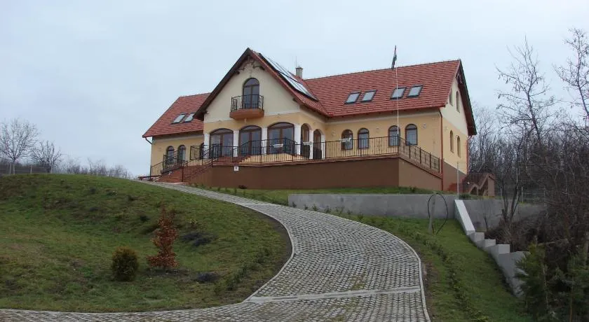 Berezdtető Vendégház - Image 1