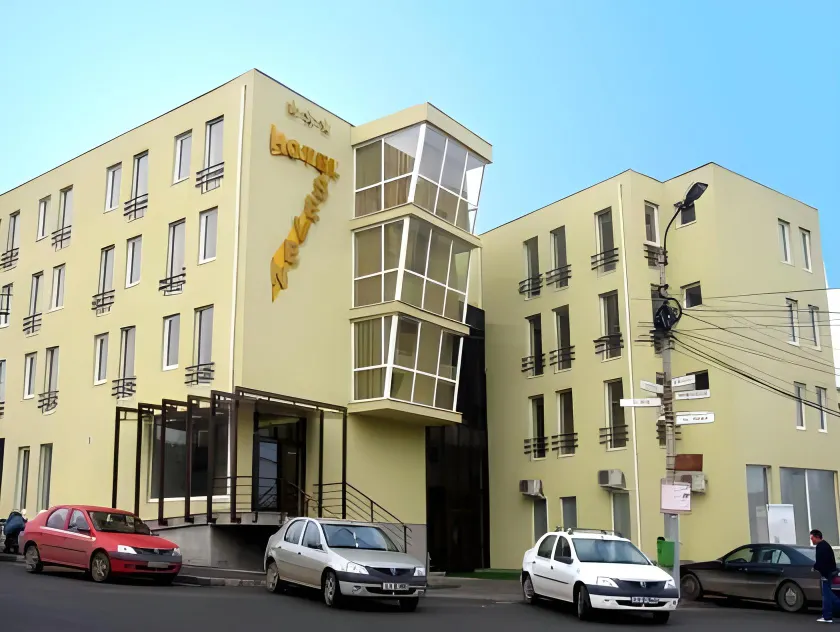 Hotel Seven - Image 1