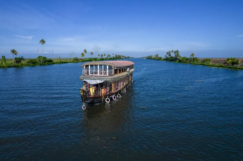 Kerala Nature Houseboat by Coco Floatel - Image 1