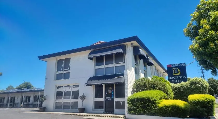 Hacienda Motel Geelong - Image 1