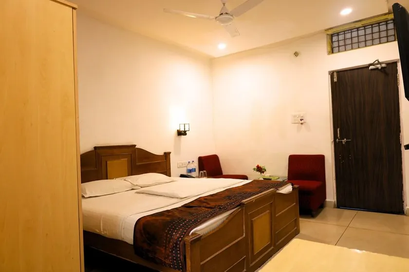 MPT Tourist Bungalow, Chitrakoot (1 KM from Ram Ghat) - Image 1