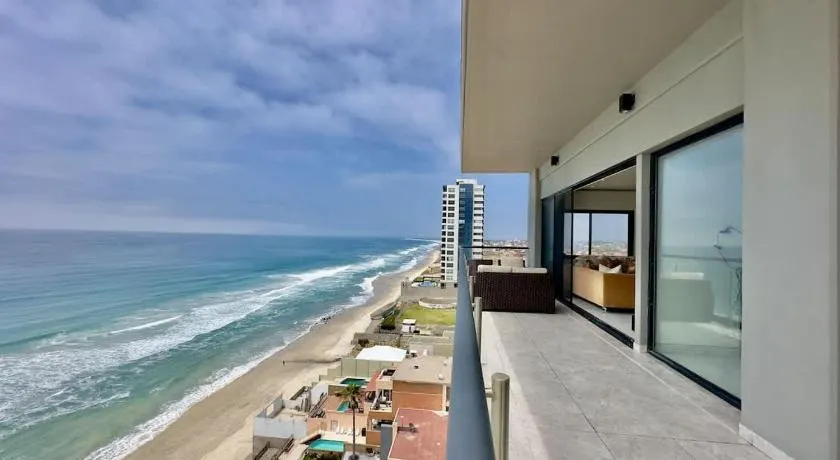 Luxury Beachfront Condo 3BR 3BA with stunning views - Image 1