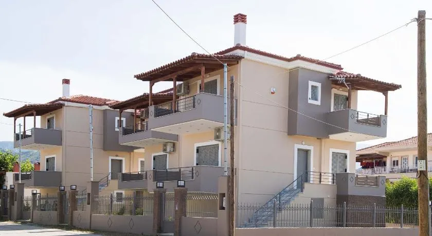 Electra Maisonette with Garden near Sea - Image 1