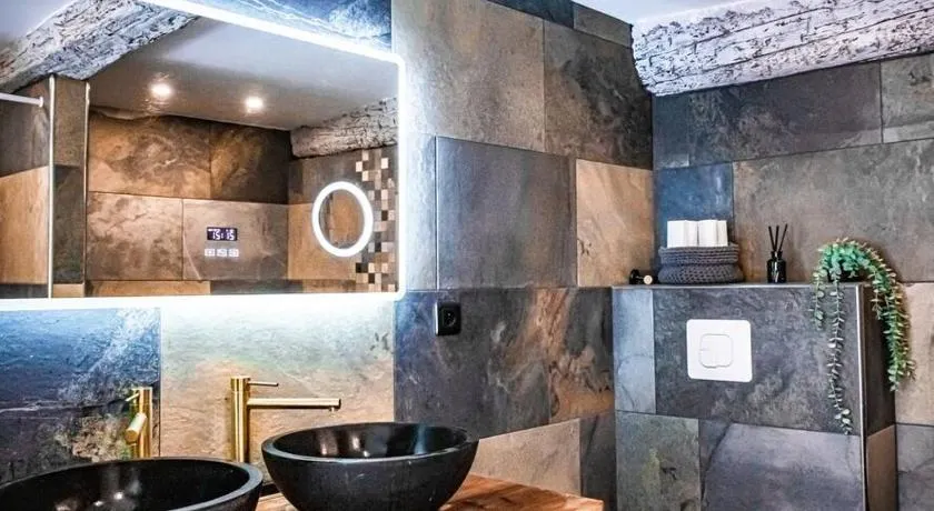 Duplex, jacuzzi, terrasse sur les toits - Image 1