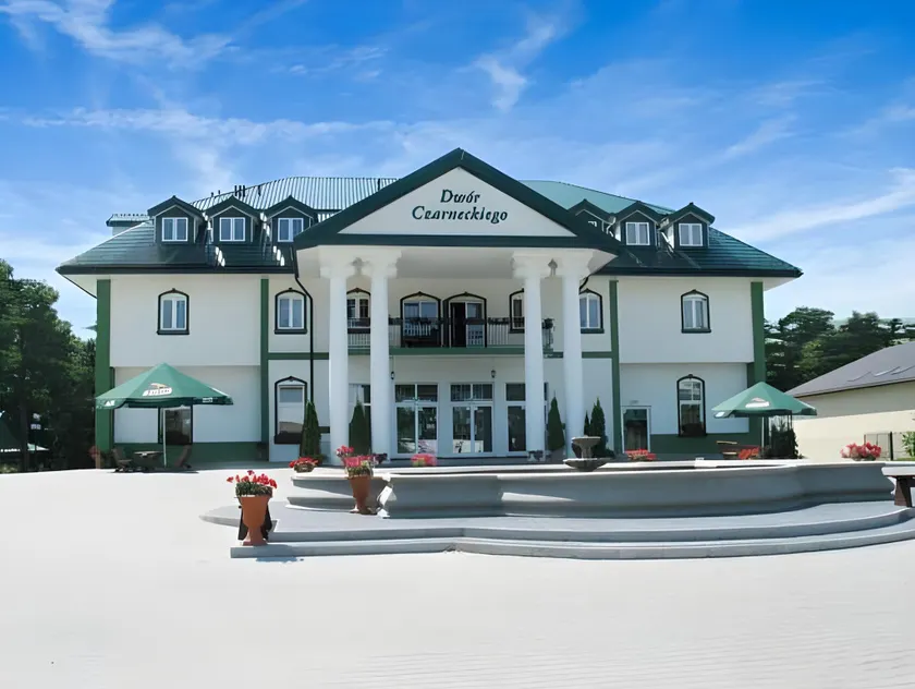 Dwór Czarneckiego - Image 1