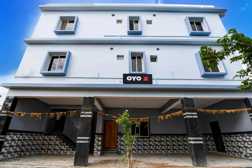 Super Hotel O MNJ Mansion - Image 1