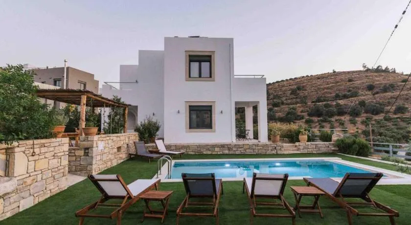 Villa Rechtra in Kamilari - Image 1