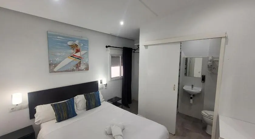 AYZ Frailes - Auto check-in property - Image 1