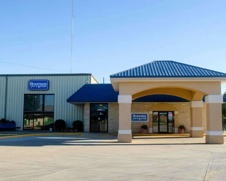 Knights Inn & Suites Emporia - Image 1