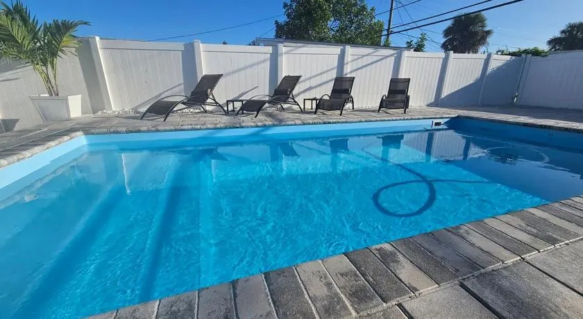 Heated Pool Home 10 miles Beach 3 miles IMG - Image 1
