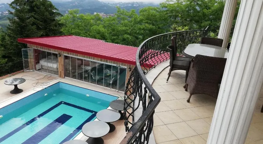 Trabzon manzaralı havuzlu villa - Image 1