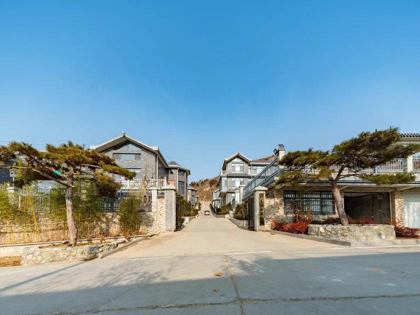 Floral Hotel Taishan Yunding Jiuyuan Homestay - Image 1
