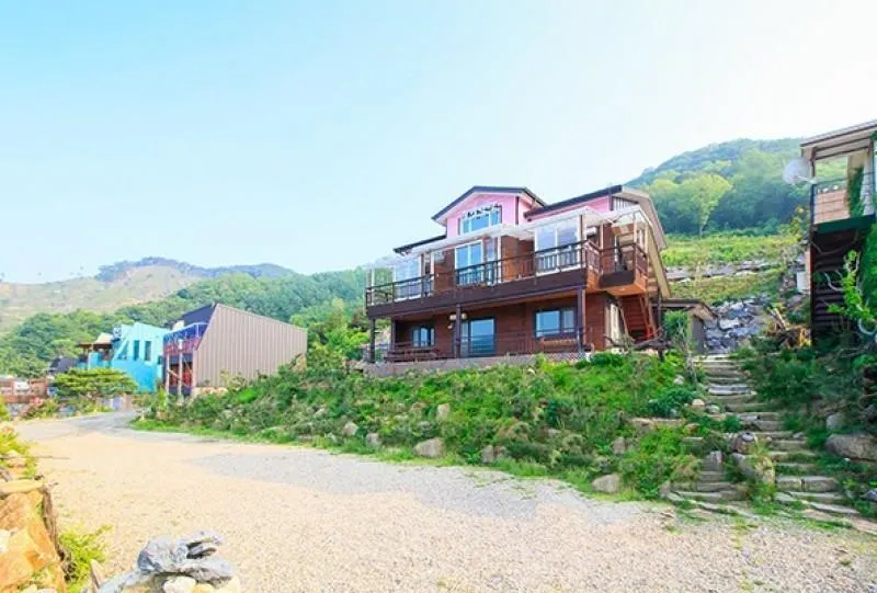 Chungju Landscape Pension - Image 1
