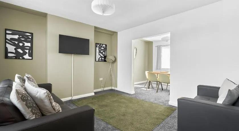 Ormesby House - Image 1