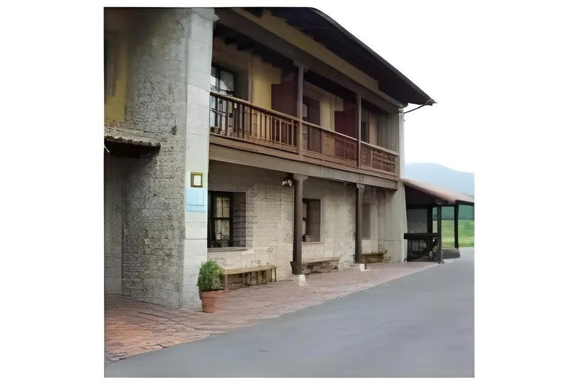 Hotel Intriago I & II - Image 1