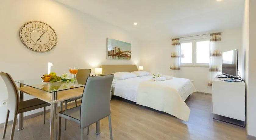 Apartments & Room Libar - Image 1