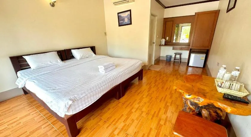 โรงแรมแสงทองรีสอร์ท - Image 1