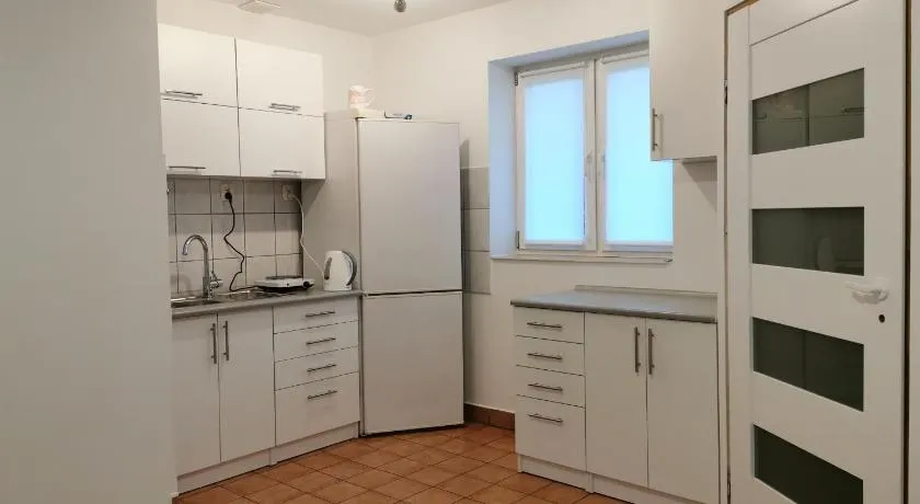 WHITE Apartment - Image 1