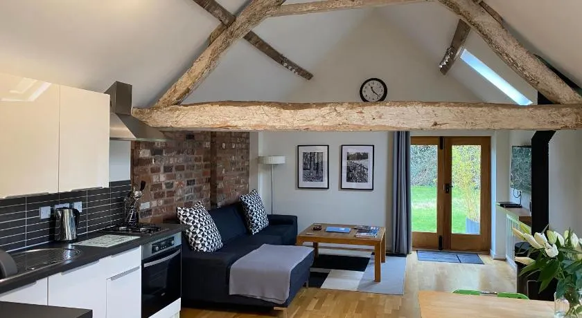Hidden cottages Two lovely 1 bed cottages in peaceful surroundings, 1 with log burner - Image 1