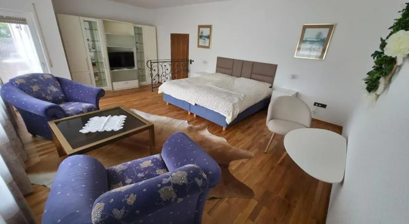 ALESIA Ferienwohnung Südpfalz - Image 1