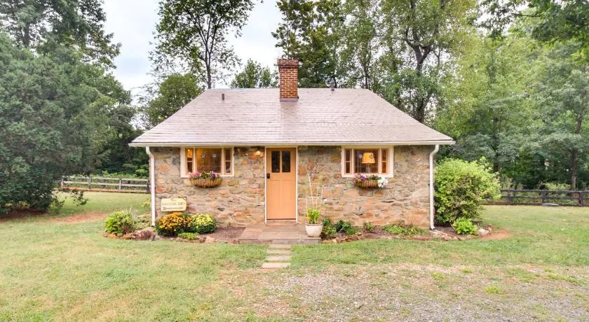 Monticello Wine Trail Cottage - Close to Hiking! - Image 1