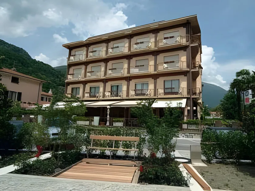 Hotel Europa - Image 1