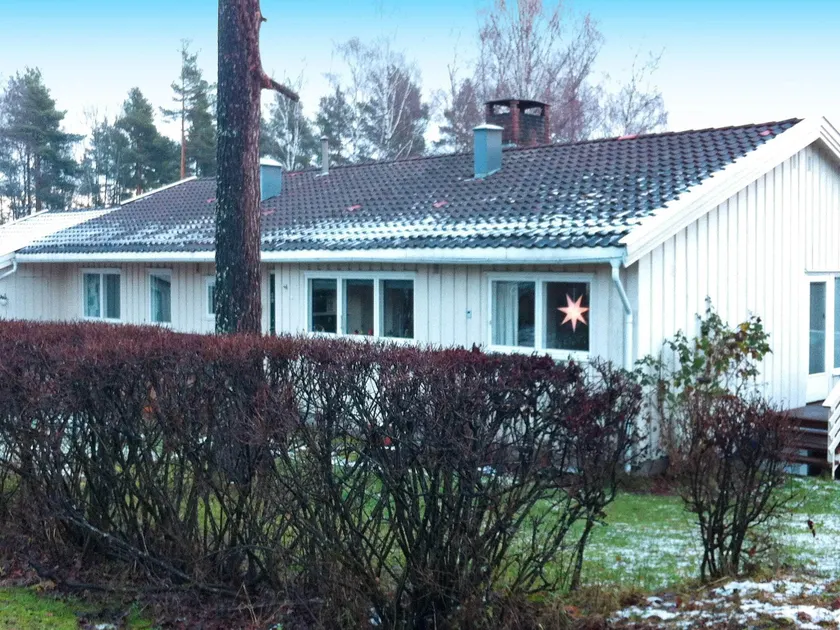 9 person holiday home in NESØYA-By Traum - Image 1