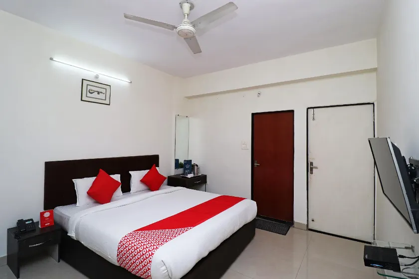 OYO Hotel Smriti Grand - Image 1