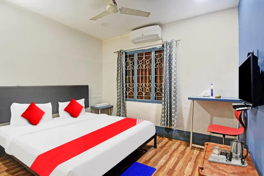 Hotel O Signature Homes - Image 1