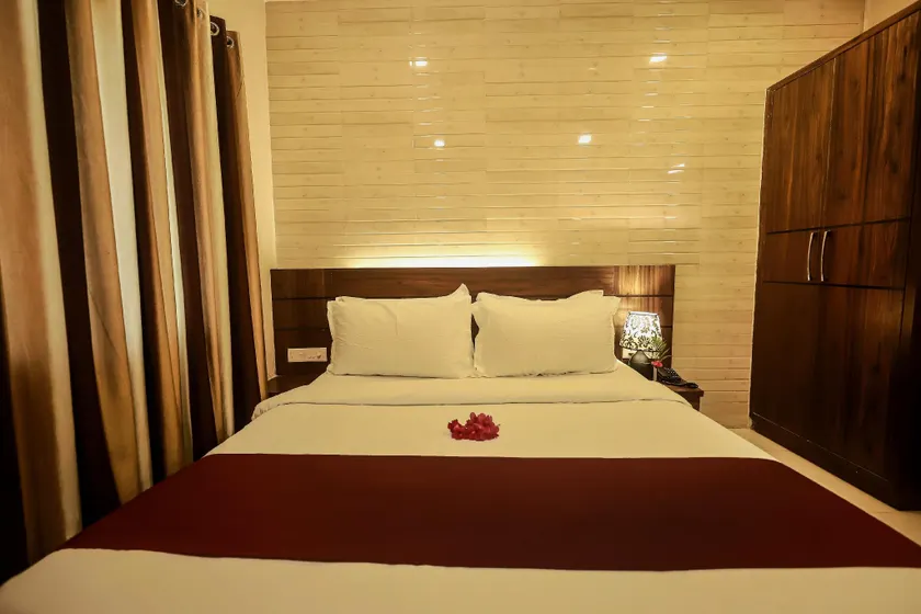 Strand Resort - Image 1