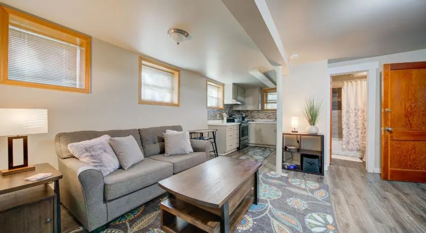 Charming and cozy downtown Bozeman 1 bedroom condo Walk to dinner and drinks - Image 1