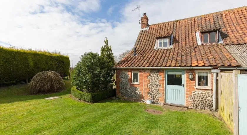 Garden Cottage - Image 1