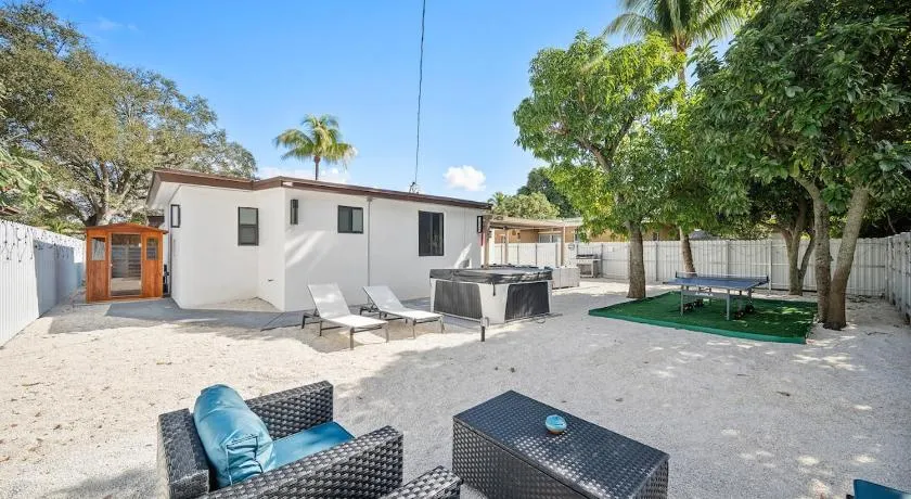 Miami Hotel Home - Image 1