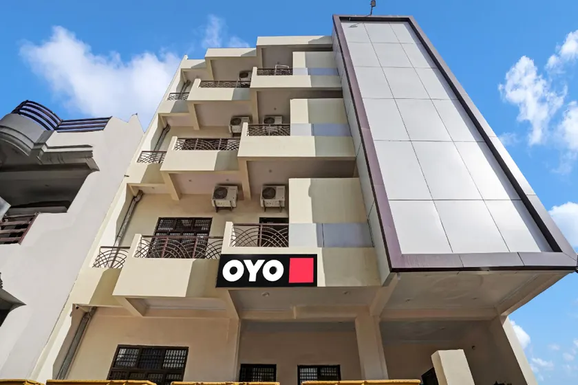 Hotel O by OYO Fortune Suites - Image 1