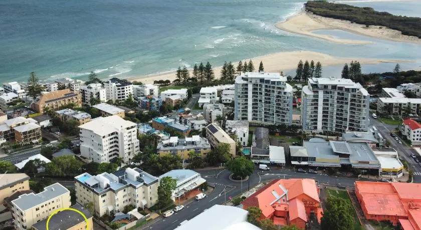 Location is Everything - Shops, Beaches, Views ZG3 - Image 1