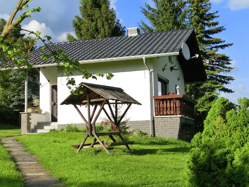 Tranquil Holiday Home in Unterwürschnitz Saxony with Terrace - Image 1