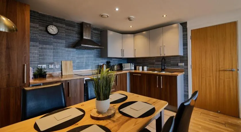 Sidemersey Livings- Rare Accessible 2BR Liverpool City Centre Apartment - Image 1