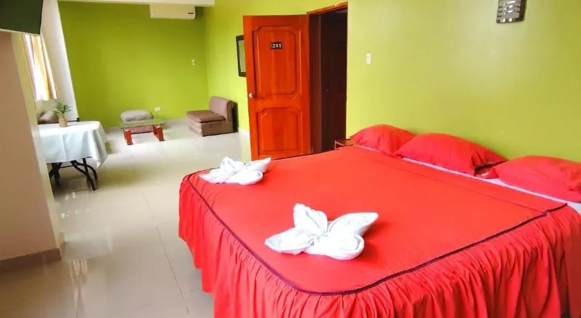 Tahuari Hotel - Image 1