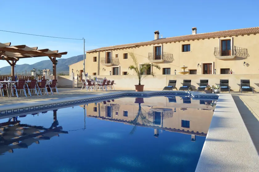 Grapevine Manor - Image 1