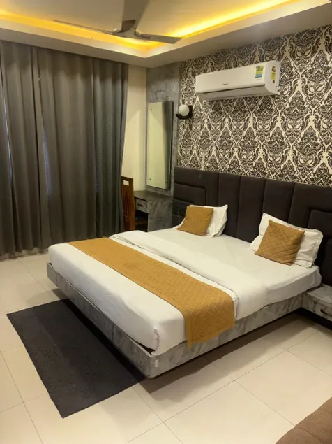Hotel Rajshree - Image 1