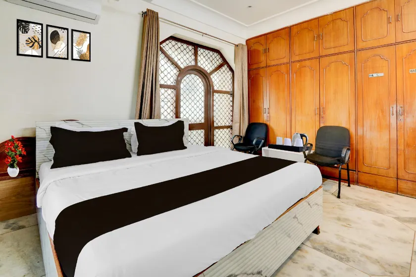 Hotel O Passport Office Nagpur Formerly Apex Stay Inn - Image 1